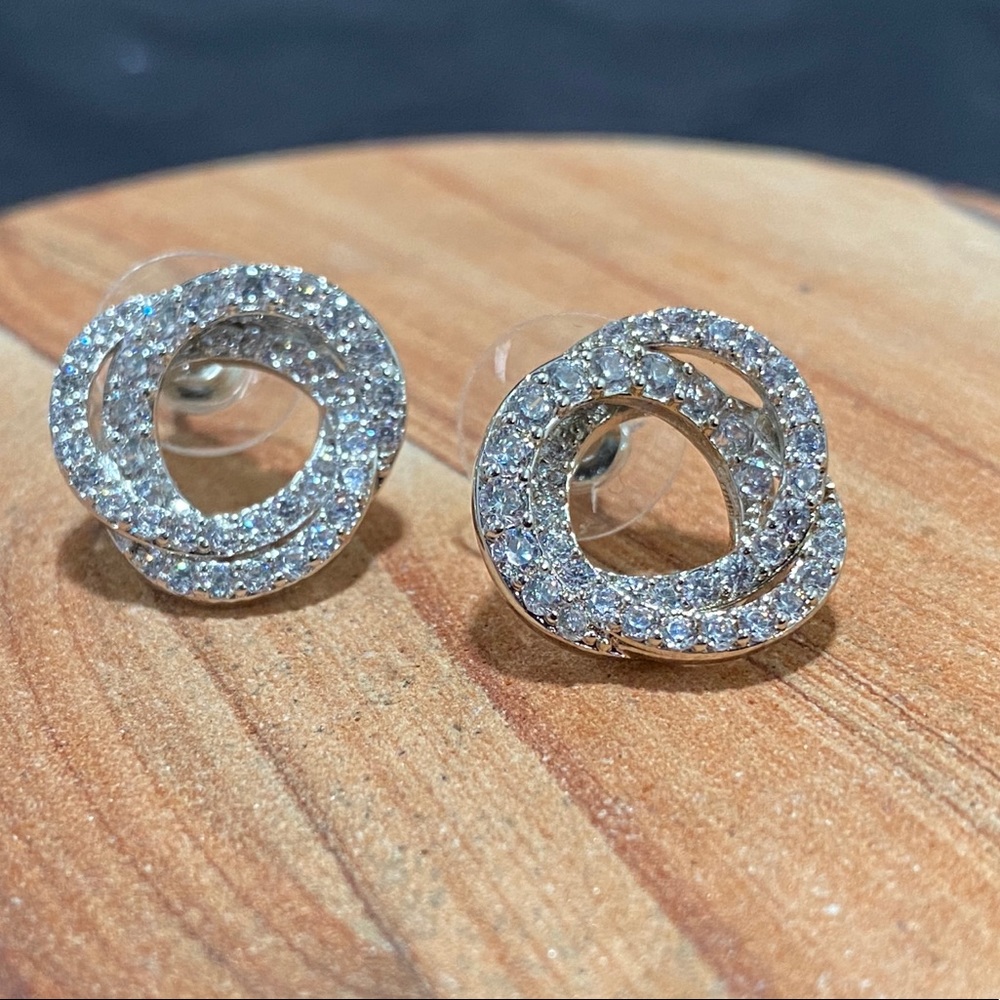 Circle sparkle earrings